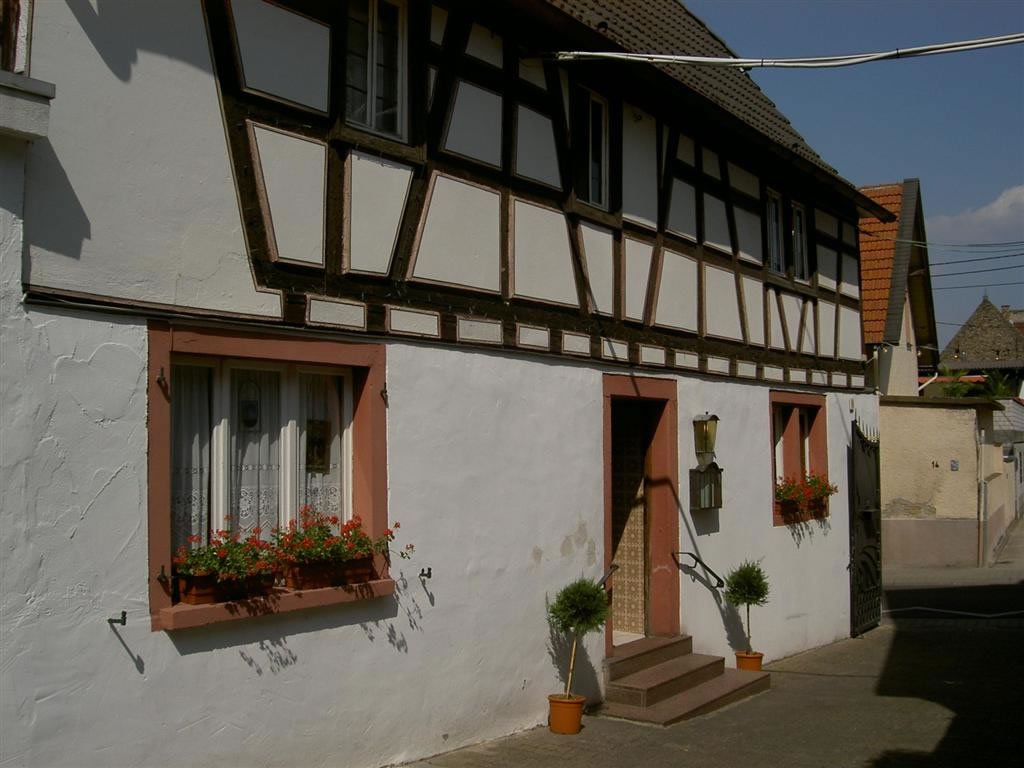 Haus mit Bilck auf den Eingang